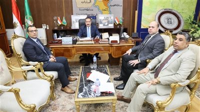 محافظ المنوفية يلتقى مدير شركة غاز مصر الجديد.. ويوجه بالمتابعة للمشروعات