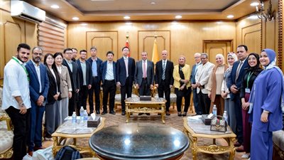 منصور يلتقى وفد صيني هامش الملتقي العلمي بعلوم الملاحة ببنى سويف