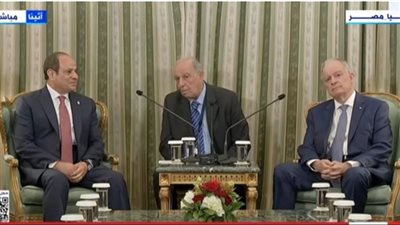 الرئيس السيسي يلتقي نظيره اليوناني في مستهل زيارته الرسمية