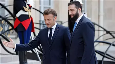 أحمد الشرع في باريس.. لقاء ماكرون يضع ملفات الإعمار والانتهاكات على الطاولة