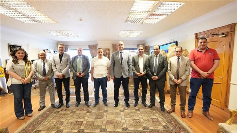 محافظ أسيوط