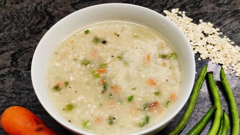 شوربة الشوفان بالخضار