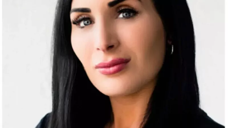 الناشطة اليمينية