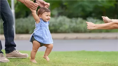 دراسة: الأطفال الذين يتأخرون في المشي يتفوقون دراسيا