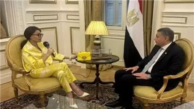 بعد إطلالة بسمة وهبة المثيرة.. كيف تختار ملابسك في المقابلات الرسمية؟