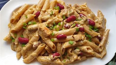 بخطوات بسيطة.. حضري مكرونة البيستو الأحمر بالرمان لغداء شهي