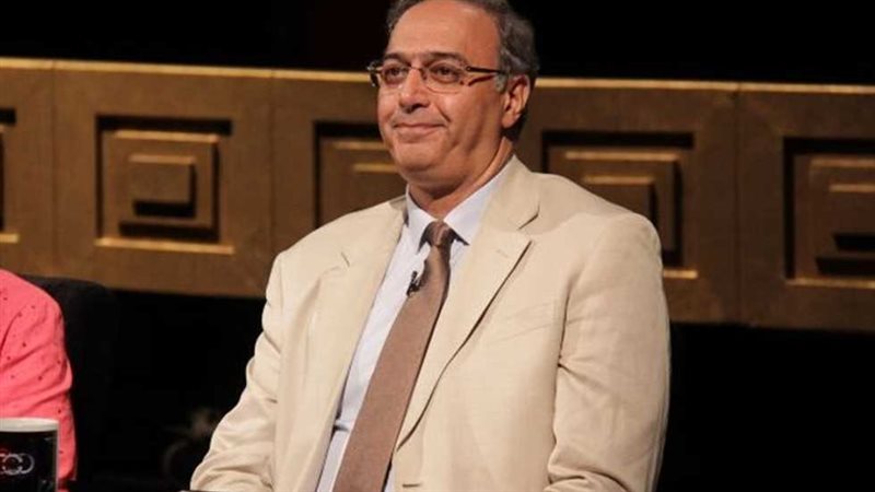 دكتور سعيد صادق أستاذ