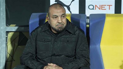 محمد رمضان فشل في الانسجام مع لاعبي الأهلي.. والعقوبات فجرت الأزمة