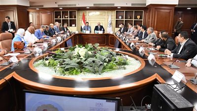 خلال لقاءه بالنواب .. صبحي  سيتم تنفيذ أكبر صالة للسلاح في بني سويف