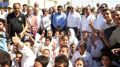 وزير الشباب والرياضة يفتتح حمام سباحة نصف أولمبي وملعب خماسي ببني سويف