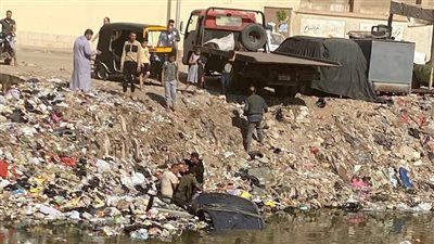 إنقاذ سائق وانتشال سيارة سقطت في ترعة الشرقاوية بقليوب