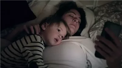 دراسة: انشغال الآباء بالتكنولوجيا يهدد نمو الأطفال الإدراكي والمعرفي