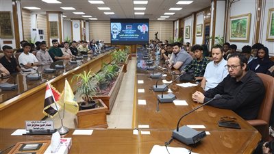 رئيس جامعة المنيا يعقد لقاءً موسعاً مع ممثلي الطلاب الوافدين من مختلف الجنسيات