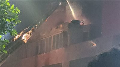 المعمل الجنائي يفحص أسباب حريق عقار بنك القاهرة بعابدين 