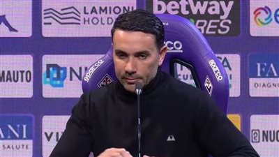 قبل مواجهة  بيتيس في دوري المؤتمر الأوروبي .. فيورنتينا يكافئ مدربه بالادينو