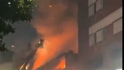 إصابة 4 أفراد من الحماية المدنية فى حريق مبنى بـ « الأزبكية »