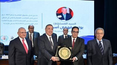 عبدالصادق: جامعة القاهرة الحاضنة الأولى لتشكيل العقل القانوني المصرى 