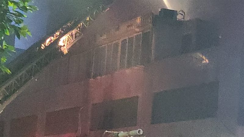 حريق مبنى إدارى فى