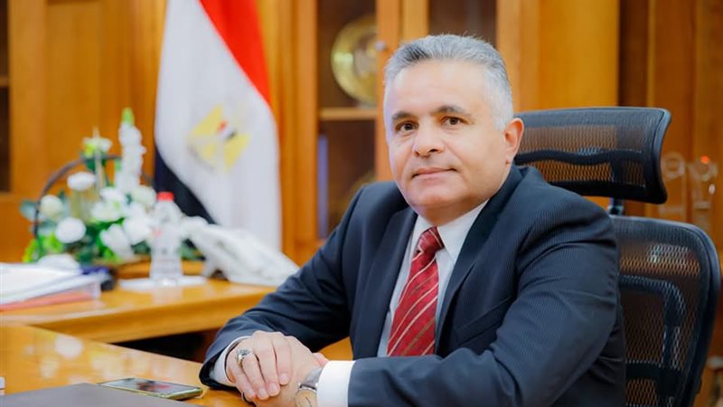 رئيس جامعة السويس