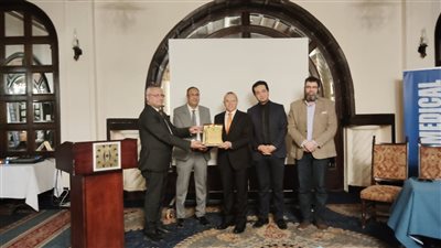 تكريم الأطباء أبناء محافظة الفيوم فى مؤتمر مناظير الكبد والجهاز الهضمى