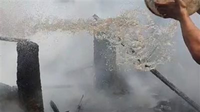 الحماية المدنية تحاول السيطرة على حريق هائل اندلع في عدد من المنازل بالمنوفية