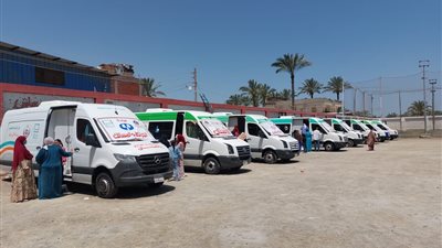 الكشف الطبي بالمجان على 1575 مواطن في قافلة طبيه بدمياط