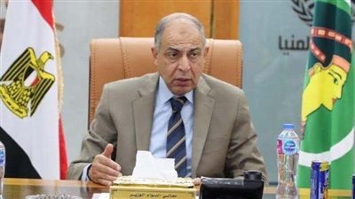 محافظ المنيا يقرر مد فترة التقديم لتراخيص الميكروباصات لمدة شهر 