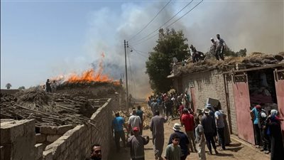 السيطرة على حريق ضخم بمزرعة مواشي وشونة كتان بسمنود.. وخسائر فادحة