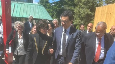 وزير الثقافة يصطحب نظيرته الفرنسية في جولة بالجناح المصري في بينالي فينيسيا 