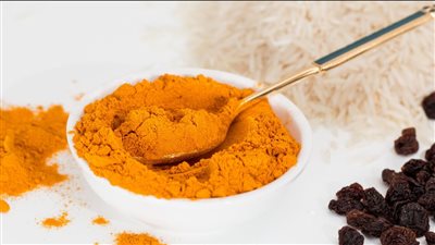 ما الفائدة  لجسمك عند تناول الكركم والفلفل الأسود معًا؟
