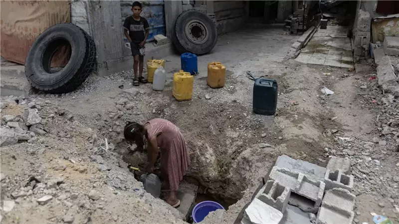 معاناة أهالي قطاع