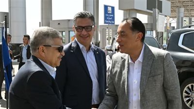 رئيس الوزراء يبدأ تفقد عددٍ من مشروعات موانئ شرق وغرب بورسعيد