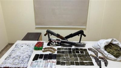 القبض على 63 عنصر خطر بـ7 كيلو حشيش و61 سلاح ناري بأسيوط