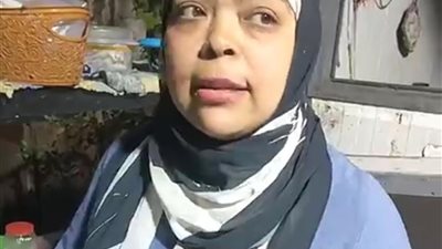 كسرت تقاليد الصعيد.. قصة كفاح فتاة قناوية تبيع السندوتشات في الشارع |صور