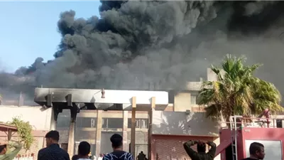 الحماية المدنية تدفع بـ 10 سيارات إطفاء للسيطرة على حريق مصنع فى 6 أكتوبر 