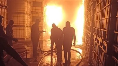 إصابة 11 شخص بحالة اختناق اثر نشوب حريق فى مخزن عبوات بلاستيك بالمنوفية