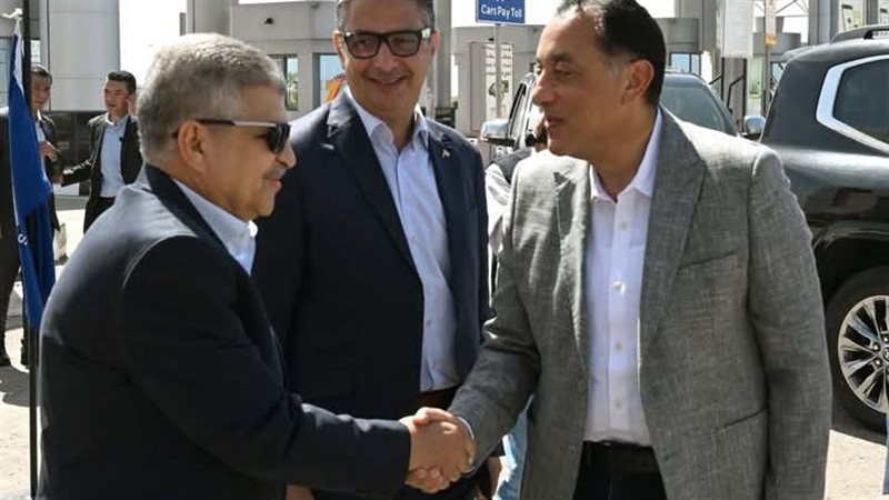 رئيس الوزراء خلال