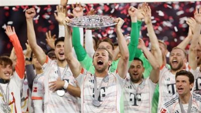 في ليلة وداع مولر ونهاية عقدة كين.. بايرن ميونخ يحتفل بلقب البوندسليجا