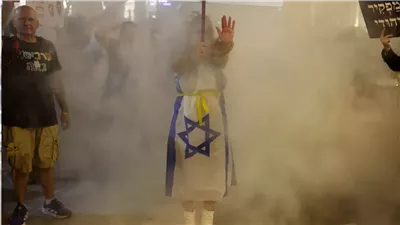 تظاهرات في تل أبيب ضد توسيع الحرب على غزة ومطالب بالإفراج عن الرهائن