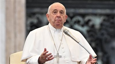 حياة متقشفة ومهام إنسانية.. بابا الفاتيكان لا يتقاضى راتبًا منذ 2013