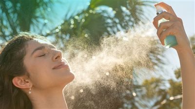 هل بخاخات الصن بلوك فعّالة حقًا؟.. اعرفي التفاصيل لحماية بشرتك