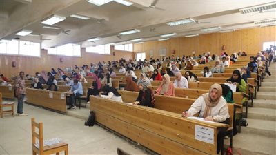  رئيس جامعة جنوب الوادي يجري جولة تفقدية لمتابعة انتظام أعمال الامتحانات 