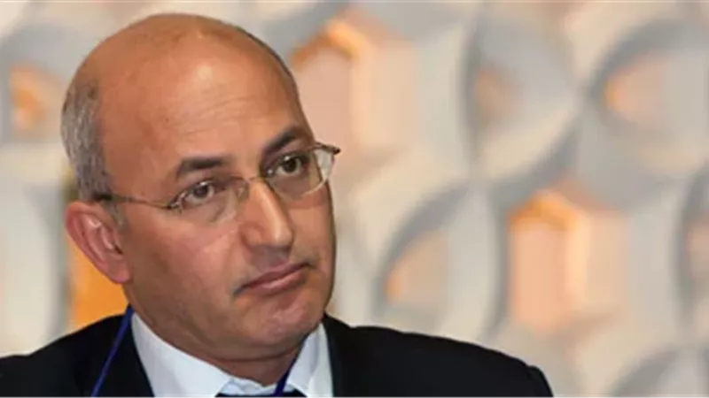 الإعلامي سيد علي