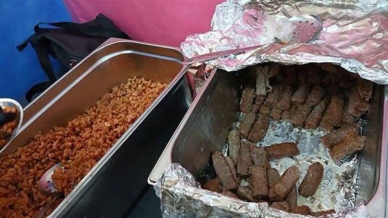 الوجبات الساخنة فى