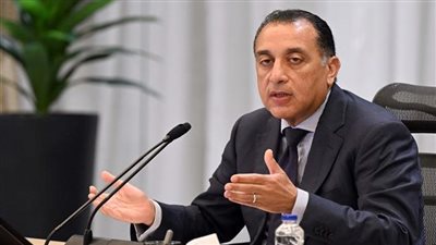 رئيس الوزراء يتابع جهود الحكومة لتحويل السيارات للعمل بالغاز الطبيعي