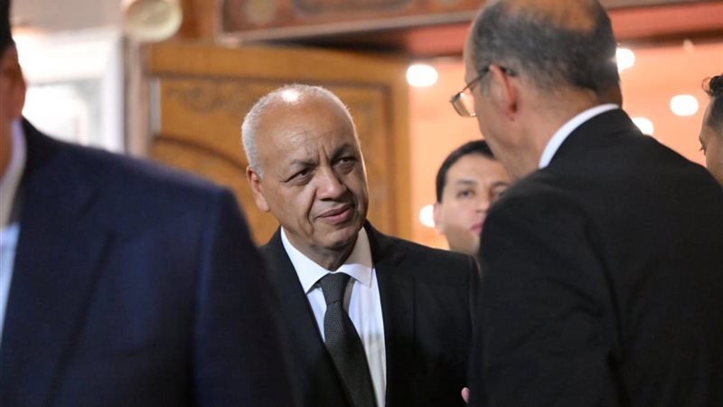 مصطفي بكرى يواسي