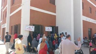 قافلة طبية للمتضررين من الأمطار في قرية الوسطاني في محافظة دمياط 