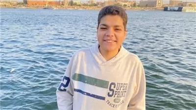 محتاج زراعة رئتين بـ 27 مليون جنيه.. أب يستغيث لعلاج نجله بالأقصر: ابني بيضيع