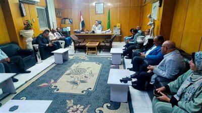 رئيس مدينة طامية يعقد اجتماعا موسعا مع رؤساء الوحدات المحلية ومسؤولي الأملاك
