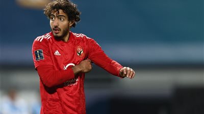 محمد هاني يُغادر مران الأهلي مصابًا.. واستبعاده من مواجهة سيراميكا في الدوري